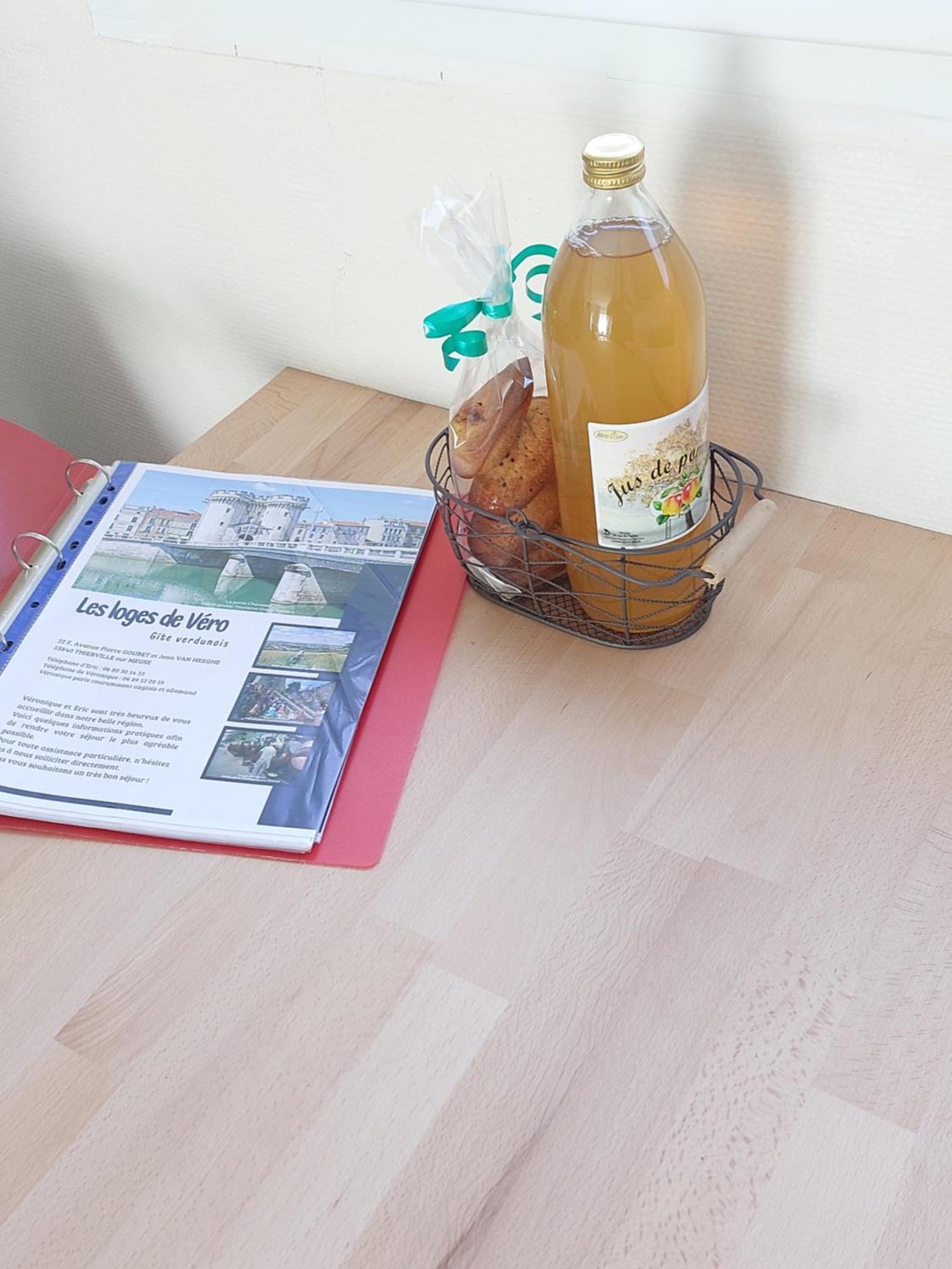 Les Loges De Vero Duplex , Appartement Neuf Classe 3 Etoiles - Garage Velo Et Moto - Parking Prive - 1 Chambre Et Un Canape Convertible - Gere Par Prestazen'Services Thierville-sur-Meuse 外观 照片